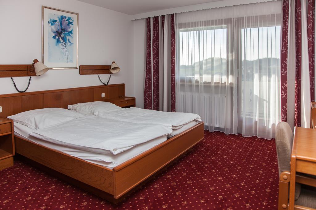 Chiemgau Hotel Viktoria Грабенштетт Экстерьер фото